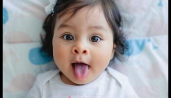 أوتار القلب والمزلاج: الرقص العاطفي للرضاعة الطبيعية