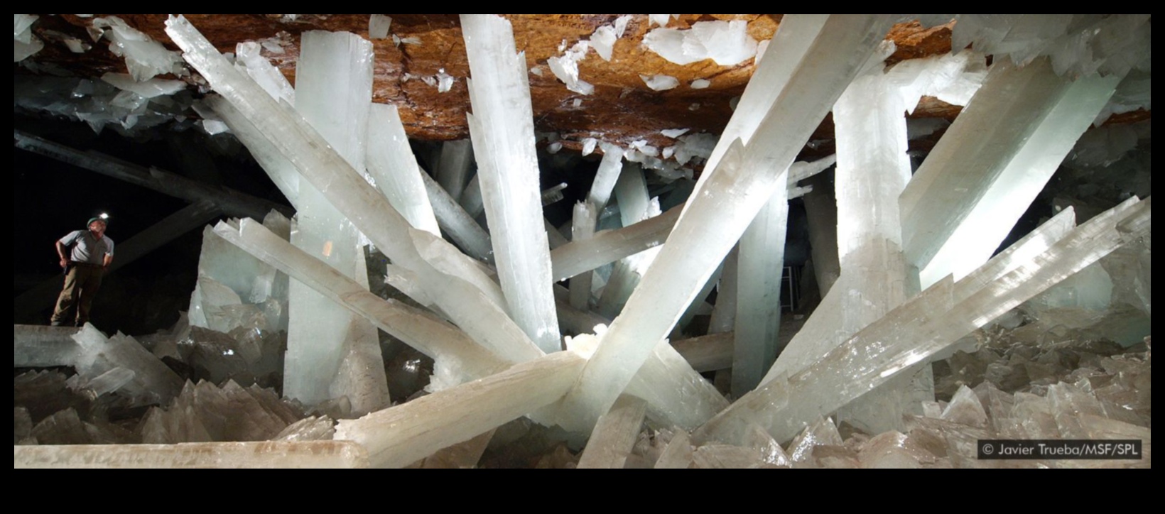 ما أهمية التكوينات الجيولوجية في تشكيل المناظر الطبيعية؟