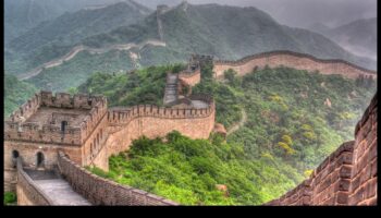 سور الصين العظيم في الفن: تصوير الأعجوبة المعمارية الصينية