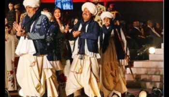 سجلات خادي: القماش المنسوج يدويًا في الفن الهندي